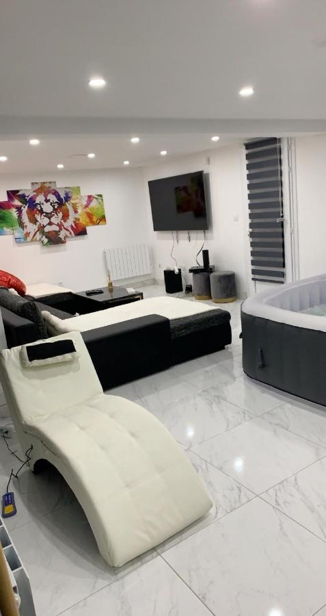 Love Room Givors Bagian luar foto